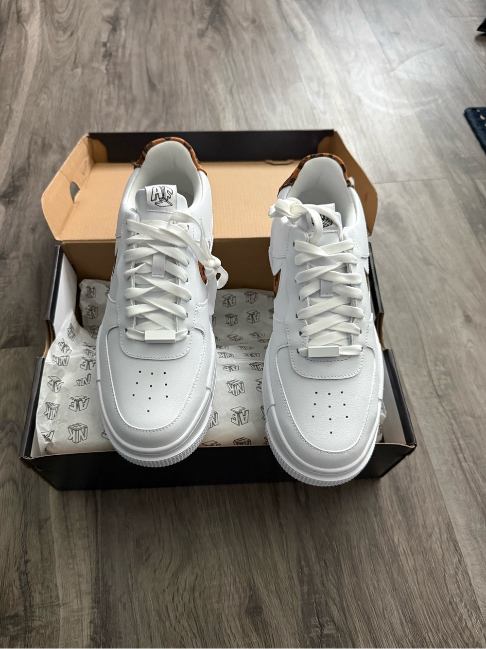 Nike Women's AIR FORCE 1 PIXEL SE, NEW NEVER WORN with Leopard Print Accent - Picture 3 of 14
